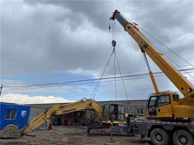 阜城县25吨吊车的工作半径是多少？